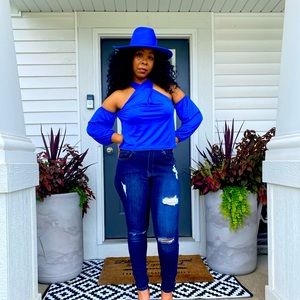 COLD SHOULDER BLOUSE